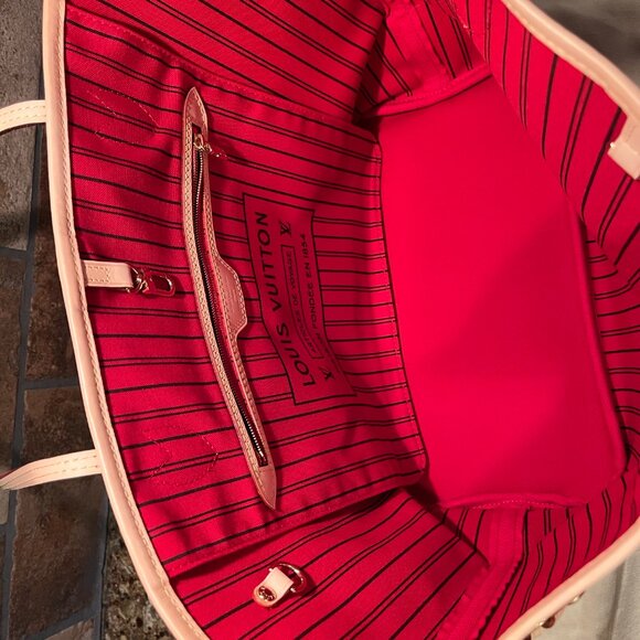 Louis Vuitton Neverfull MM Monogram Tote - Picture 8 of 10